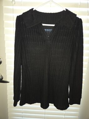 Black Light Ribbed V-Neck Collared Sweater – Women